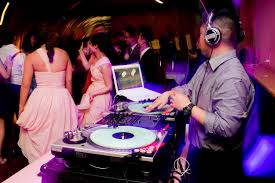 the wedding dj